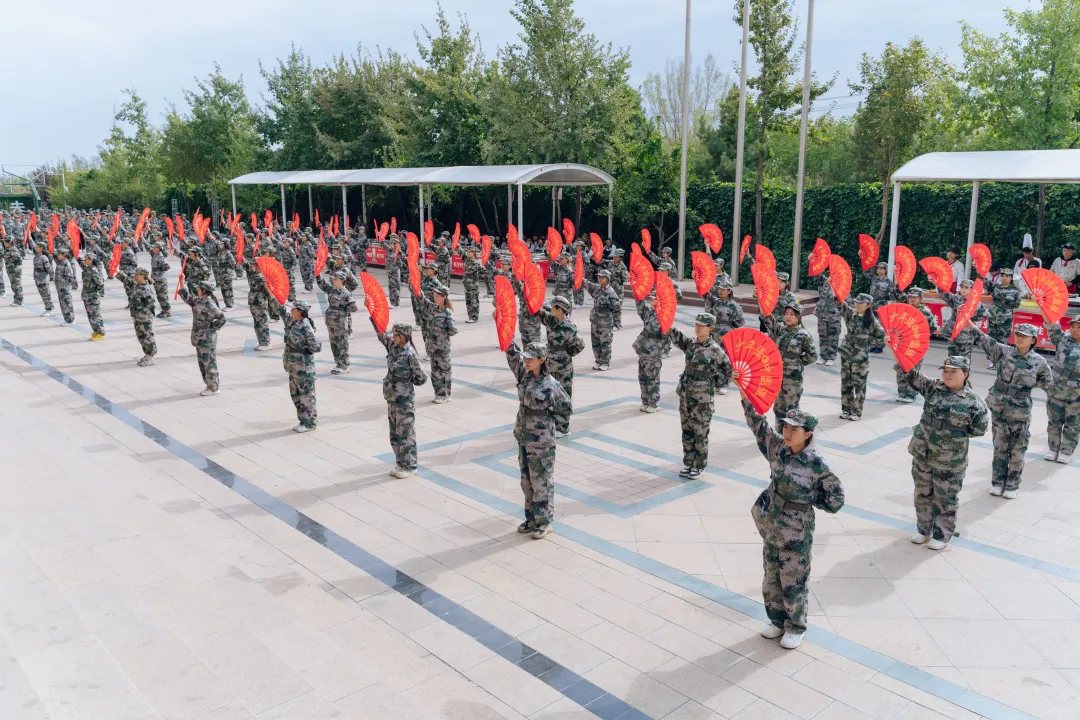 新疆新東方【軍訓匯演】“高燃”來襲，請檢閱！